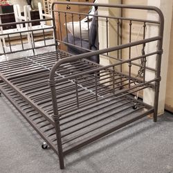 Brand new brown metal twin daybed with twin trundle