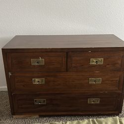 Dresser