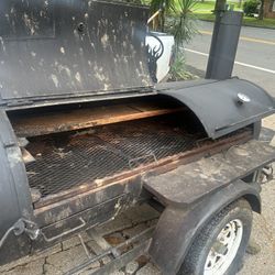  Smoker Grill On Trailer 