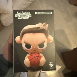 LIL LUKA DONCIC KEYCHAIN SERIES 1 IN HAND 77