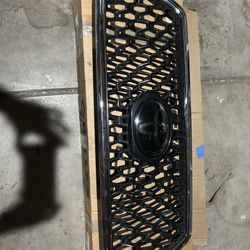 Tacoma OEM grill 