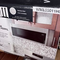 Comercial Size Whirlpool Microwave Oven 
