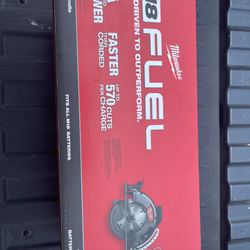 Milwaukee 7 1/4 Worm Circular Saw Tool Only