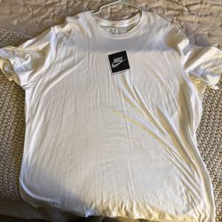Men’s White Nike Graphic Box Logo 2XL T-Shirt