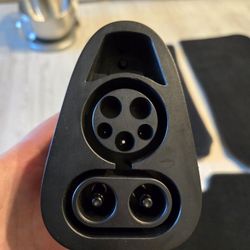 Tesla Model Y Adapter + Floor Mats