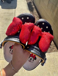 Minnie Mouse glitter crocs size 7