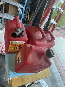 1 Gallon Gas Tanks (4)
