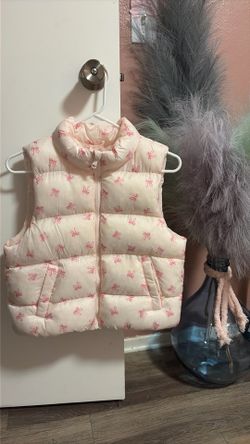 Pink bow puffer