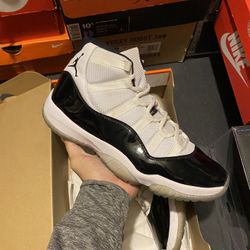 2018 Jordan Concord 11s size 11 USED But Clean