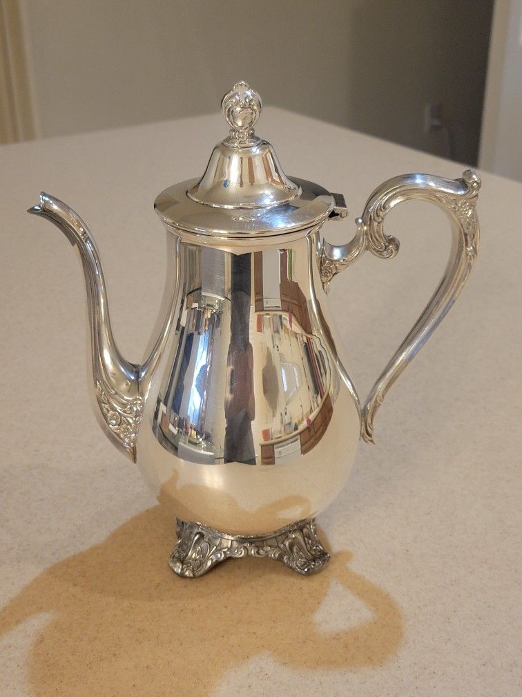 WM Rogers & Son Victorian Rose silver teapot