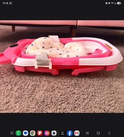 Baby Foldable Tub with Newborn Insert and Temp Display