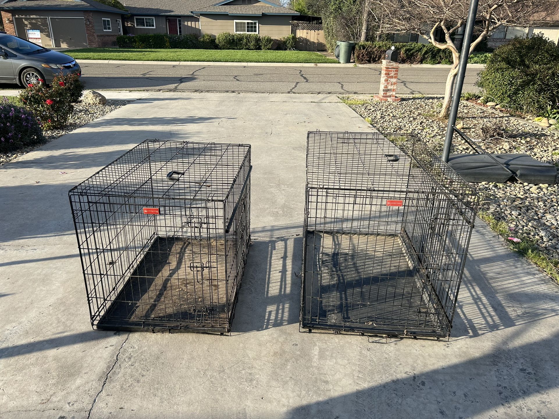 Dog Kennel (READ DESCRIPTION)