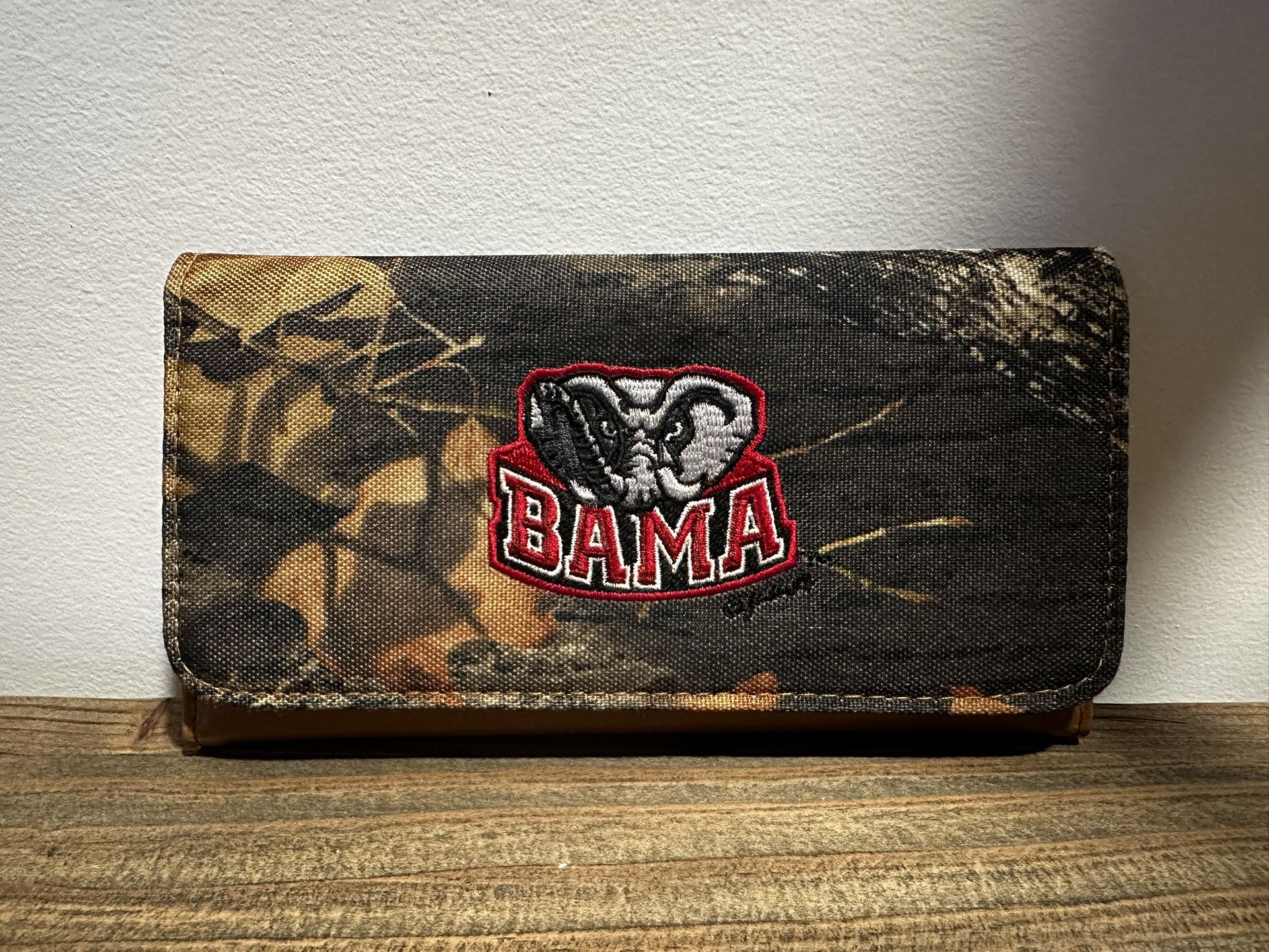 University of Alabama Crimson Tide Big Al Gameday Outfitters Ladies Wallet