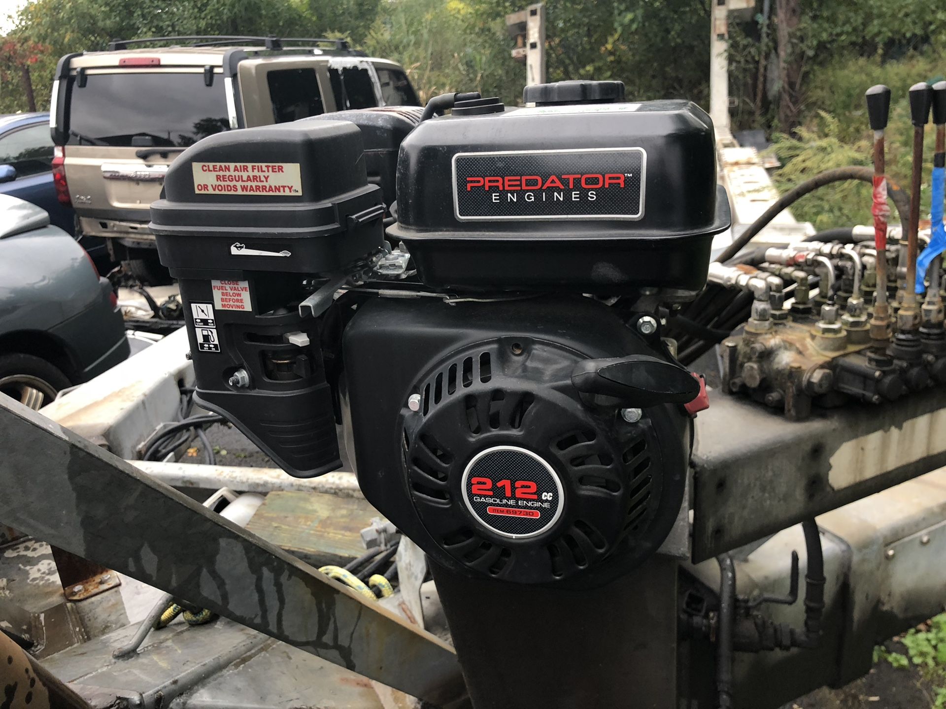 Con-o-Lift model # YH-812 BoatTrailer