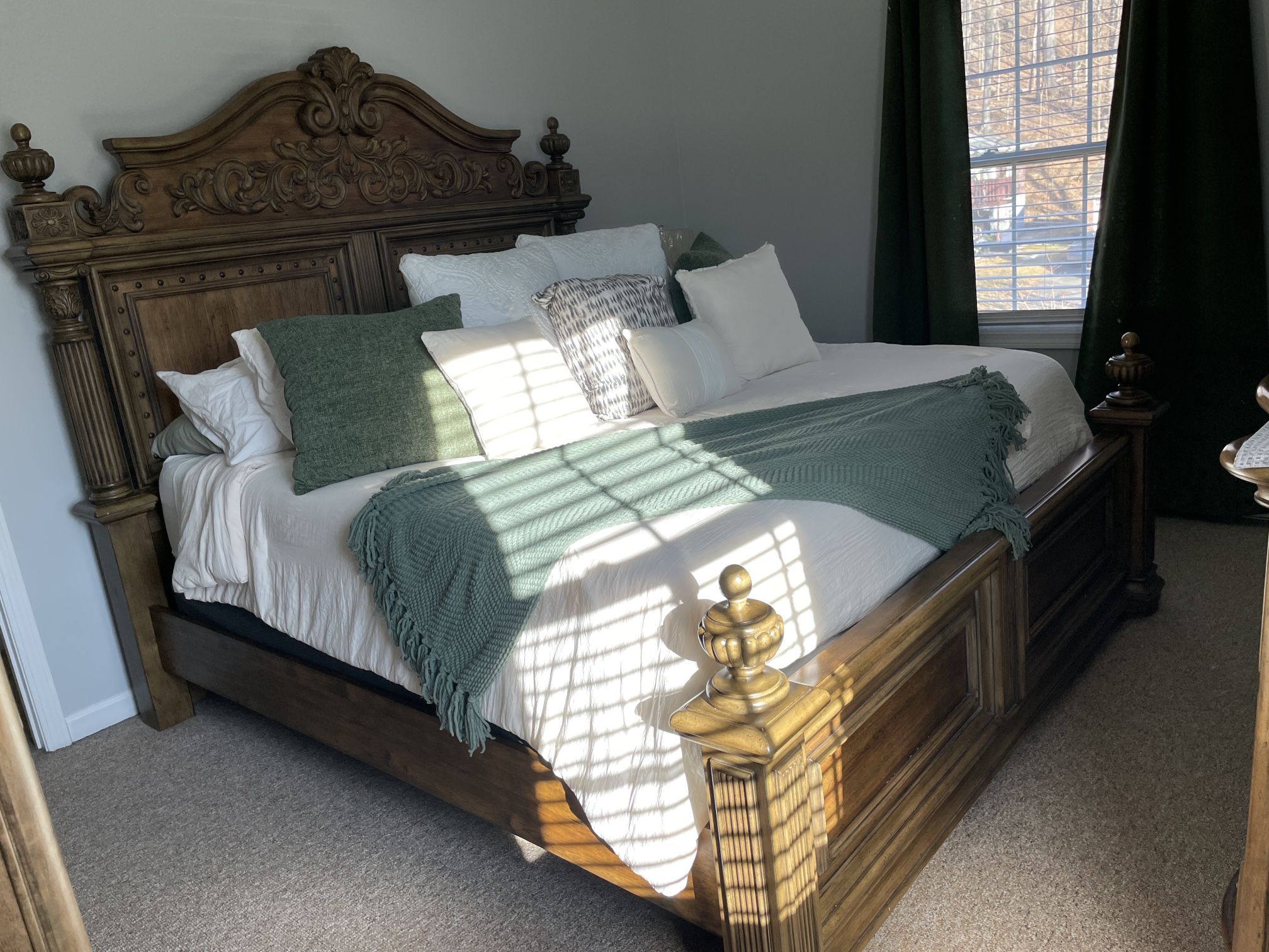 Raymour and Flanigan 4 Piece Bedroom Set