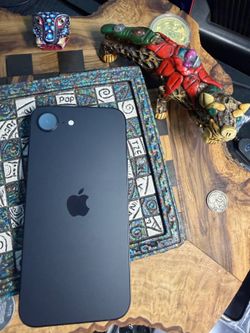 Iphone 16e 128GB unlocked any carrier