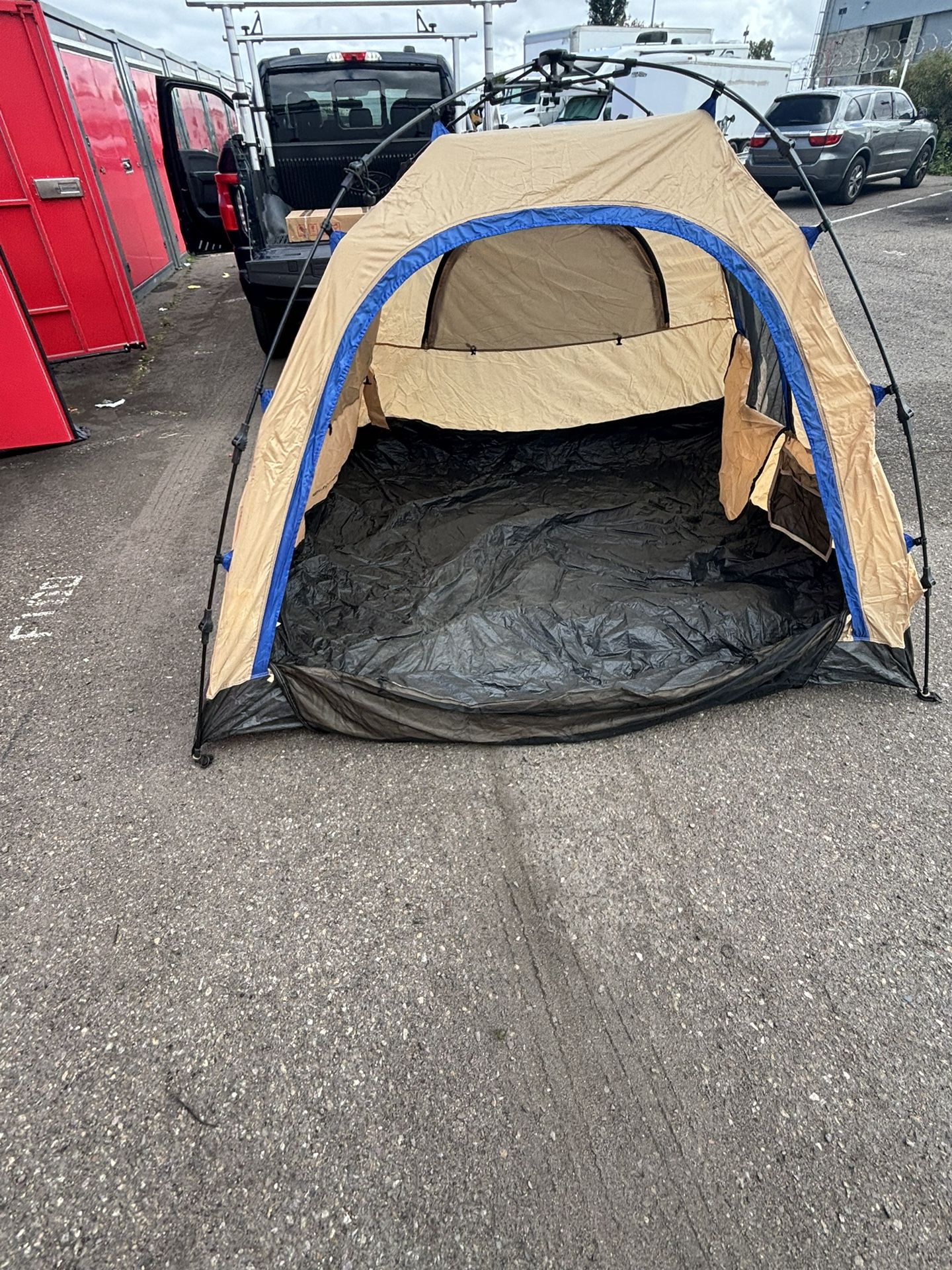 Light Speed.   Quick Set Up Dome Tent 