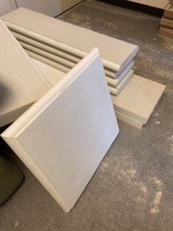 Pilaster caps and wall caps