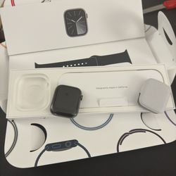 Apple Watch Series 9 45mm Stainless