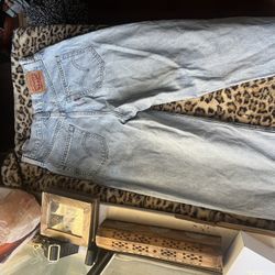 women’s levi’s size 26