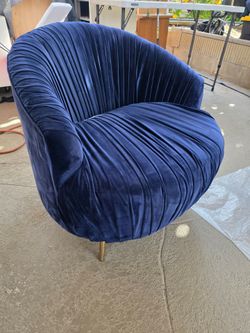 Navy Blue Velvet Channel-Tufted Accent Chair – Gold Legs
