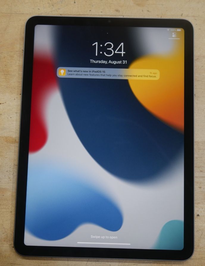 Apple MM9C3LL/A A2588 iPad Air  64GB, Wi-Fi, 10.9in - Space Gray USED. TESTED. IN A GOOD WORKING ORDER. FACTORY RESET WAS DONE. NO I CLOUD. NOTE DENT 