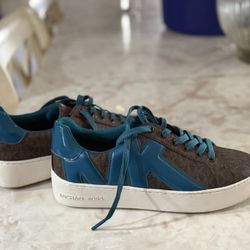 MICHAEL KORS Poppy Logo and Faux Patent Leather Sneaker Size 8