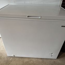 Insignia Chest Freezer 