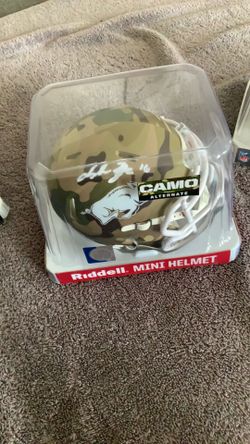 TREYLON BURKS SIGNED memobrilia ARKANSAS RAZORBACKS CAMO SPEED MINI HELMET Ridell BECKETT COA new sealed