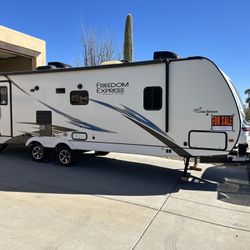 2020 COACHMAN FREEDOM EXPRESS ULTRALITE EDITION 
