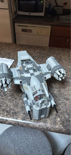 LEGO Star Wars Mandalorian Razor Crest Set