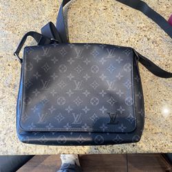 Luis Vuitton Messenger Bag 