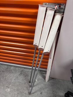 Sand spike rod holder