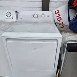 GE Gas Dryer - GTD33GASK0WI