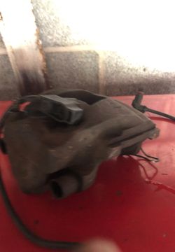 2001 Mercedes e320 caliper left