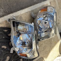 Toyota Tacoma 2011 headlights