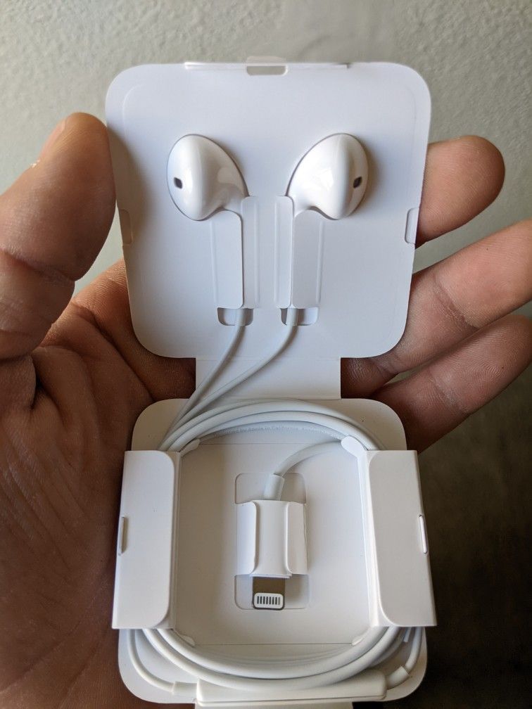 New iPhone Earbuds