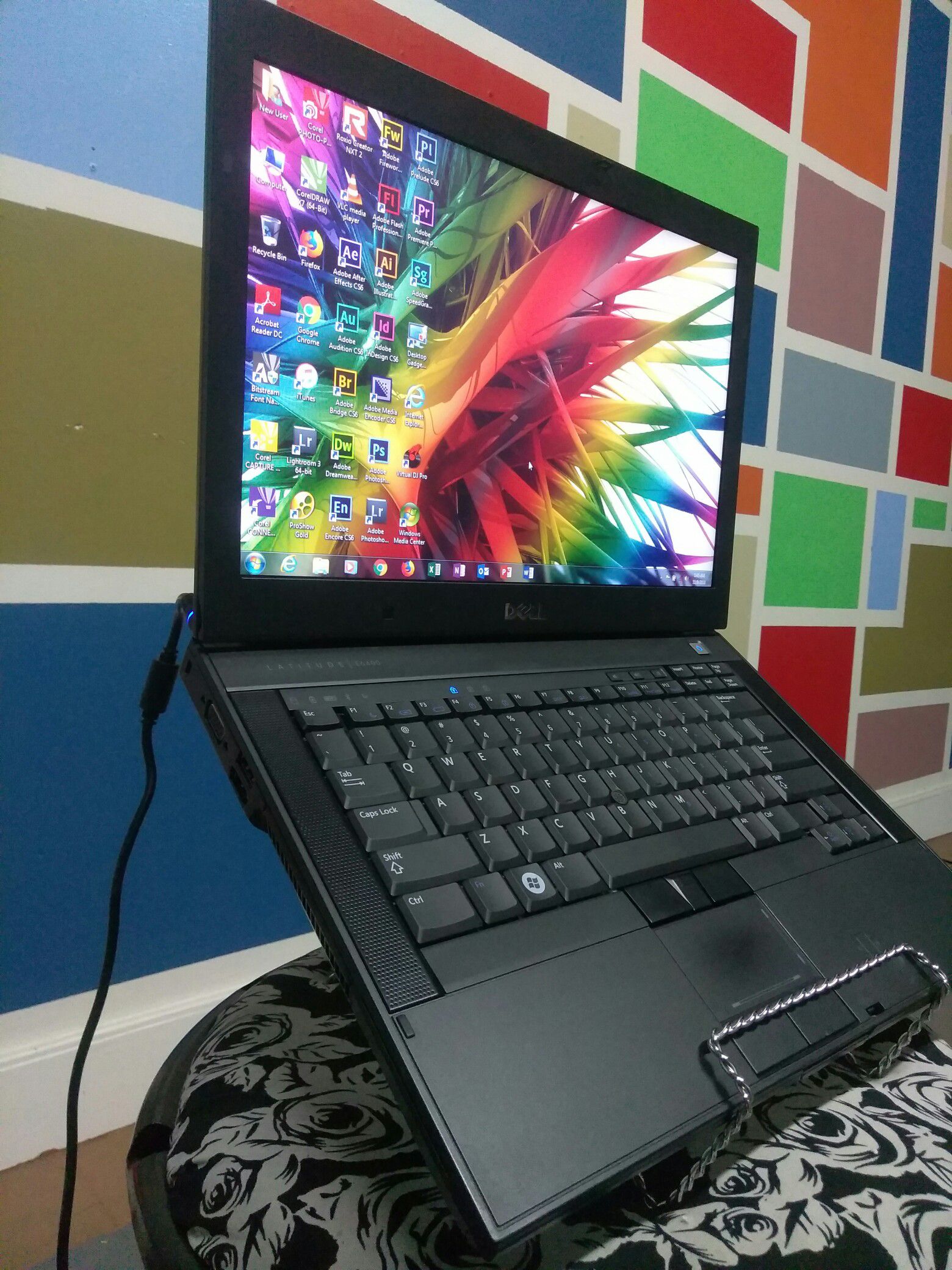 In new condition Dell laptop, new battery and charger - Win 10 Pro/Microsoft Office