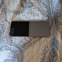 Samsung Galaxy Z Flip 6