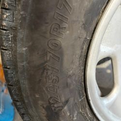 Tire 245/70/R17