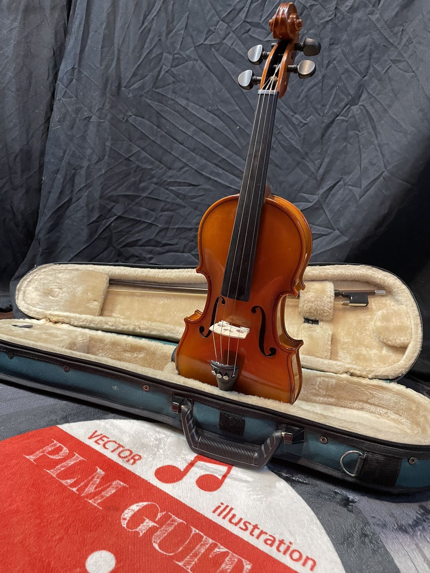 1/4 Violin With Case