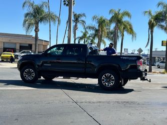 TRD  Toyota Tacoma
