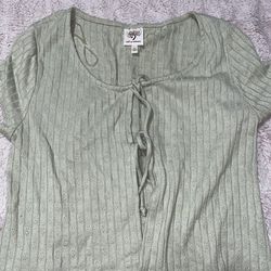 Light green top size : large