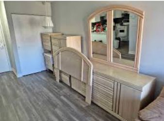Queen Bedroom Set