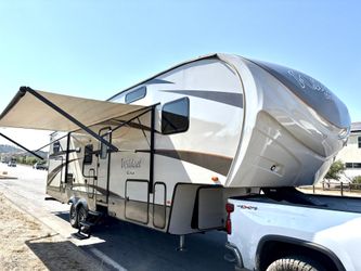 2016  Bunkhouse Fifthwheel Trailer 