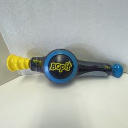 Original 2002 Bop It Pull Twist Electronic Handheld Game Clear Hasbro Tested