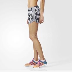 NWT WOMENS RUNNING SHORTS ADIDAS LARGE 