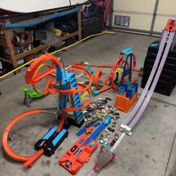 Hot Wheels Track And Cars