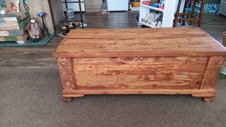 LG Wood Storage Chest