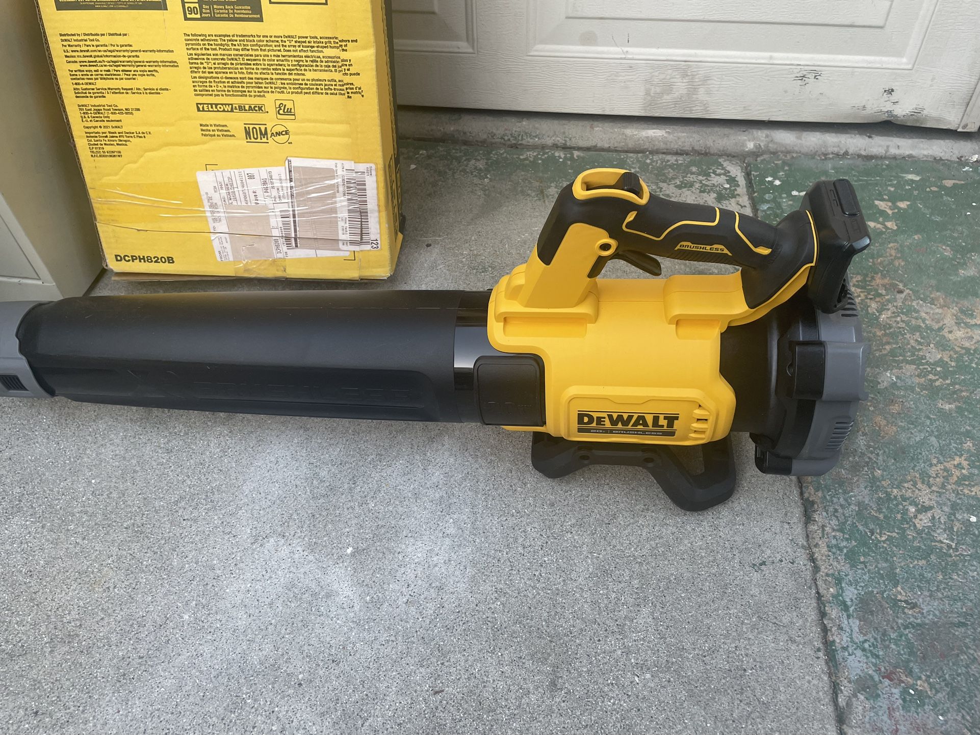 DEWALT 20V MAX 125 MPH 450 CFM Brushless Cordless Battery Powered Blower (Tool Only)